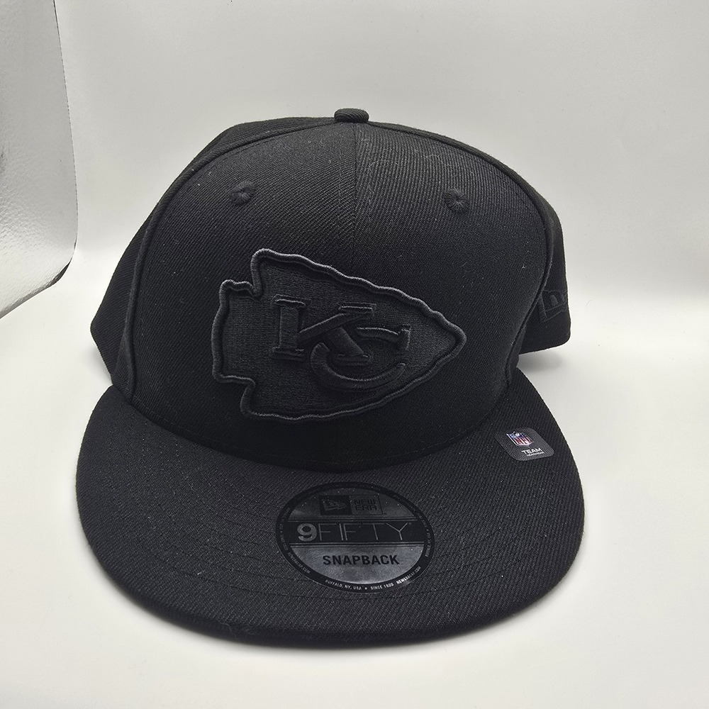New Era 9FIFTY Kansas City Chiefs Blackout Snapback Hat NFL Team Cap OSFM Noir